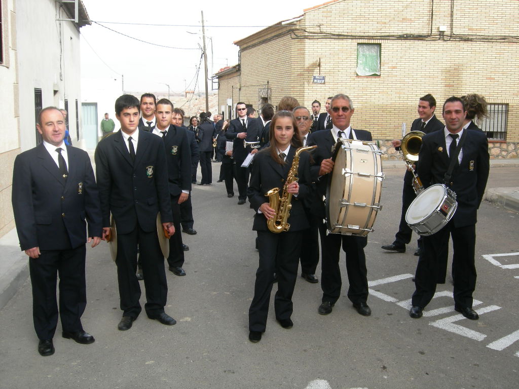 Laura con toda la Banda
